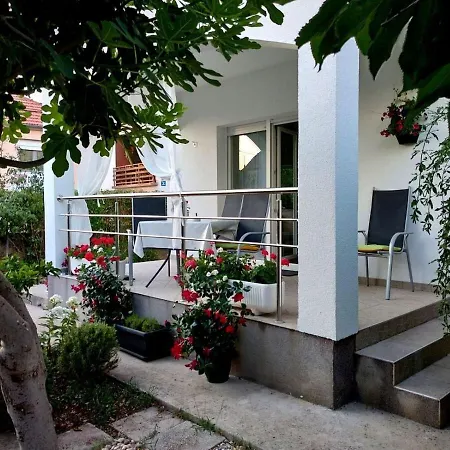 Radenka Apartament *
